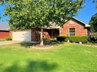 4019 Briar Ln, Tahlequah, OK 74464