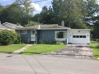 93 Oakes St, Bennington, VT 05201