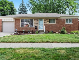 32360 Kelly Rd, Roseville, MI 48066