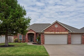 545 W Hunters Court Way, Mustang, OK 73064