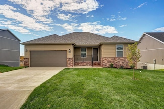1556 E Macon St, Republic, MO 65738