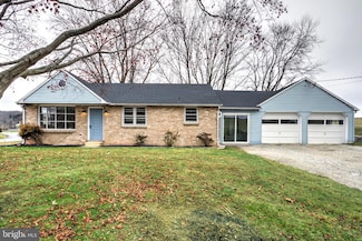 6428 York Rd, Spring Grove, PA 17362