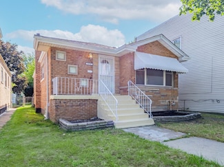8139 S Exchange Ave, Chicago, IL 60617