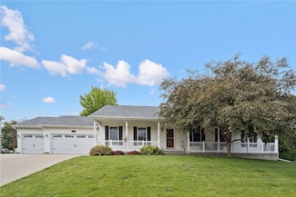 857 Shadetree Ct, Lisbon, IA 52253