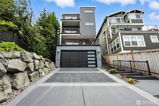 8221 S 121st St, Seattle, WA 98178