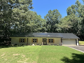 272 Mollie Dr, Selmer, TN 38375