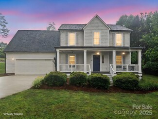 10749 Kingsview Dr, Davidson, NC 28036