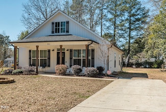 303 Woodard St, Kenly, NC 27542
