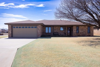 3501 Red Oak Ln, Plainview, TX 79072
