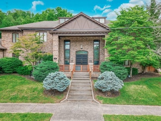 319 5th St, Paintsville, KY 41240