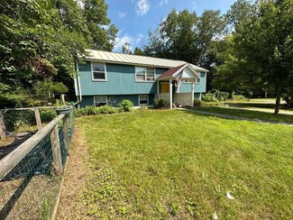 48 Loop Rd, Newfane, VT 05345
