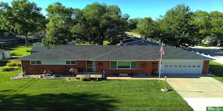 8 Arbor Ct, York, NE 68467