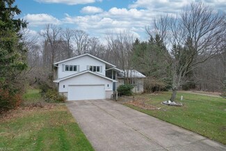 6879 Hickory Hill Dr, Cleveland, OH 44143