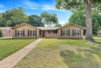 2806 Martinbrook Dr, Jonesboro, AR 72401