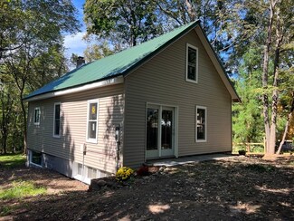 424 Potwine Ln, Amherst, MA 01002