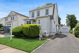 361 Hewlett Pkwy, Hewlett, NY 11557