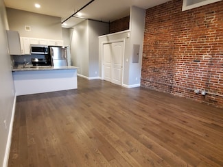 1 Main St Unit 208, Peabody, MA 01960