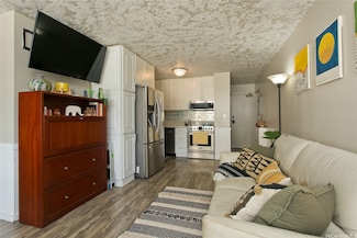 225 Kaiulani Ave Unit 506, Honolulu, HI 96815