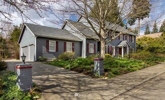 1313 Aaron Ave NE, Bainbridge Island, WA 98110