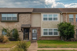 8300 Oakhaven Rd, La Porte, TX 77571