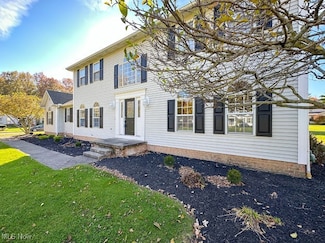 5751 Rosewood Dr, Youngstown, OH 44512