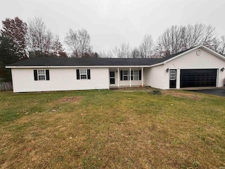 8715 E Long Lane Dr, Knox, IN 46534