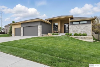 926 S 185th St, Elkhorn, NE 68022