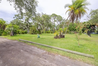 4942 Camellia Way S, St. Petersburg, FL 33705