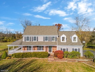 14 Chamberlain Rd, Flemington, NJ 08822