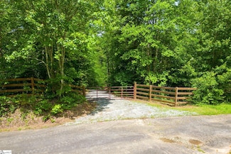105 Sidari Dr, Pickens, SC 29671