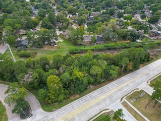 1101 Gladstell St, Conroe, TX 77304