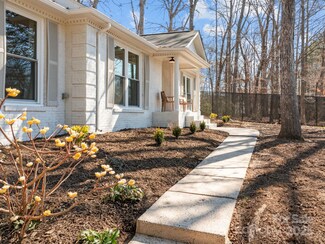 6215 Coatbridge Ln, Charlotte, NC 28212