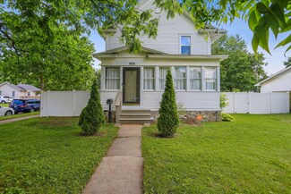 908 N Mckinley Ave, Champaign, IL 61821