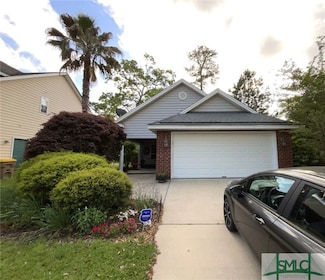 150 Oak Ridge Cir, Richmond Hill, GA 31324