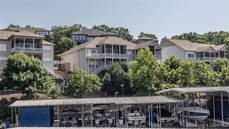 548 Lakeshore Dr, Lake Ozark, MO 65049