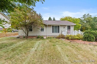 865 Kendalwood St NE, Grand Rapids, MI 49505