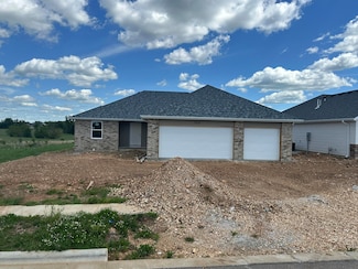 1324 N Maxine Ave, Nixa, MO 65714