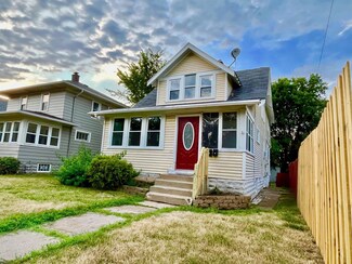 1743 7th St E, Saint Paul, MN 55106