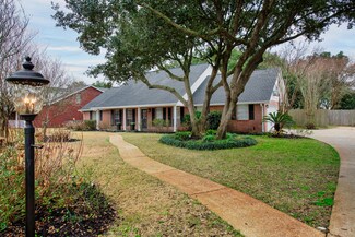 1466 Nautilus Dr, Navarre, FL 32566