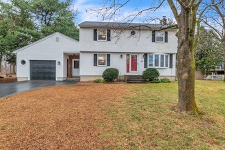 65 Pheasant Run Cir, Feeding Hills, MA 01030