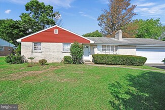 2330 Belair Dr, Dover, PA 17315