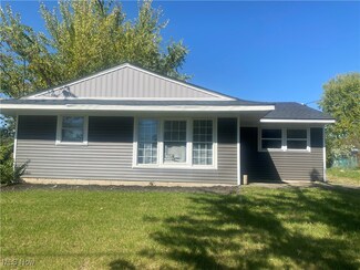58 Rutledge Dr, Youngstown, OH 44505