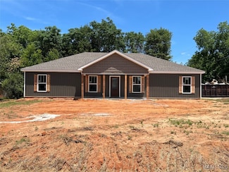 729 Sandstone Dr, Dothan, AL 36303