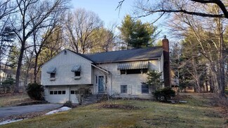 5 Oak Dr, Hampton Falls, NH 03844