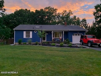 100 Leeward Rd, Manahawkin, NJ 08050