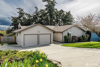 688 SW Erie St, Oak Harbor, WA 98277