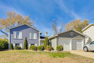 121 S Lancaster Dr, Bolingbrook, IL 60440