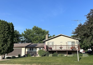 405 4th St NE, Plainview, MN 55964