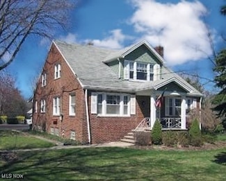 4174 Root Rd, North Olmsted, OH 44070
