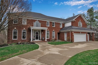 165 Fox Meadow Ln, Orchard Park, NY 14127